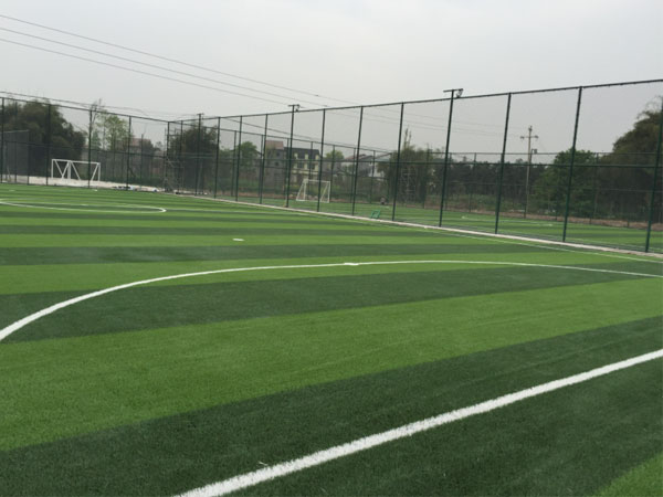 人造草坪足球場